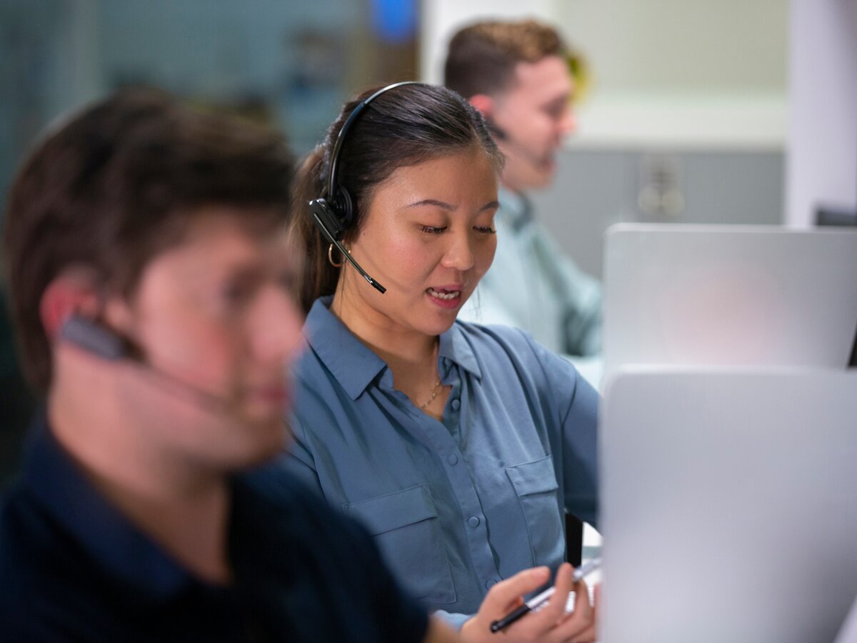 Poly Voyager 4245 Office Headset Convertible Plantronics/ Poly