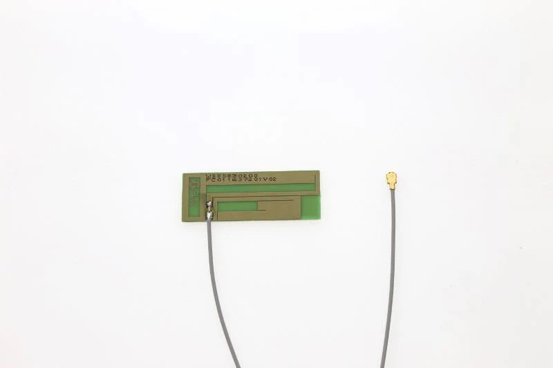 W3538E0300 PCB Antenna with 300mm Cable Assembly Larsen/Pulse Electronics