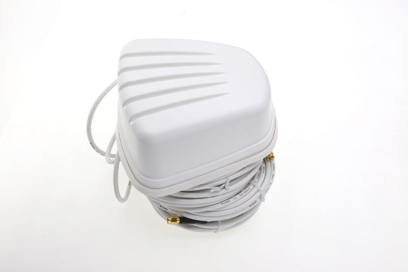 Pulse Larsen GPSMB502 Panther Multiband Antenna - White, 5 Port Larsen/Pulse Electronics