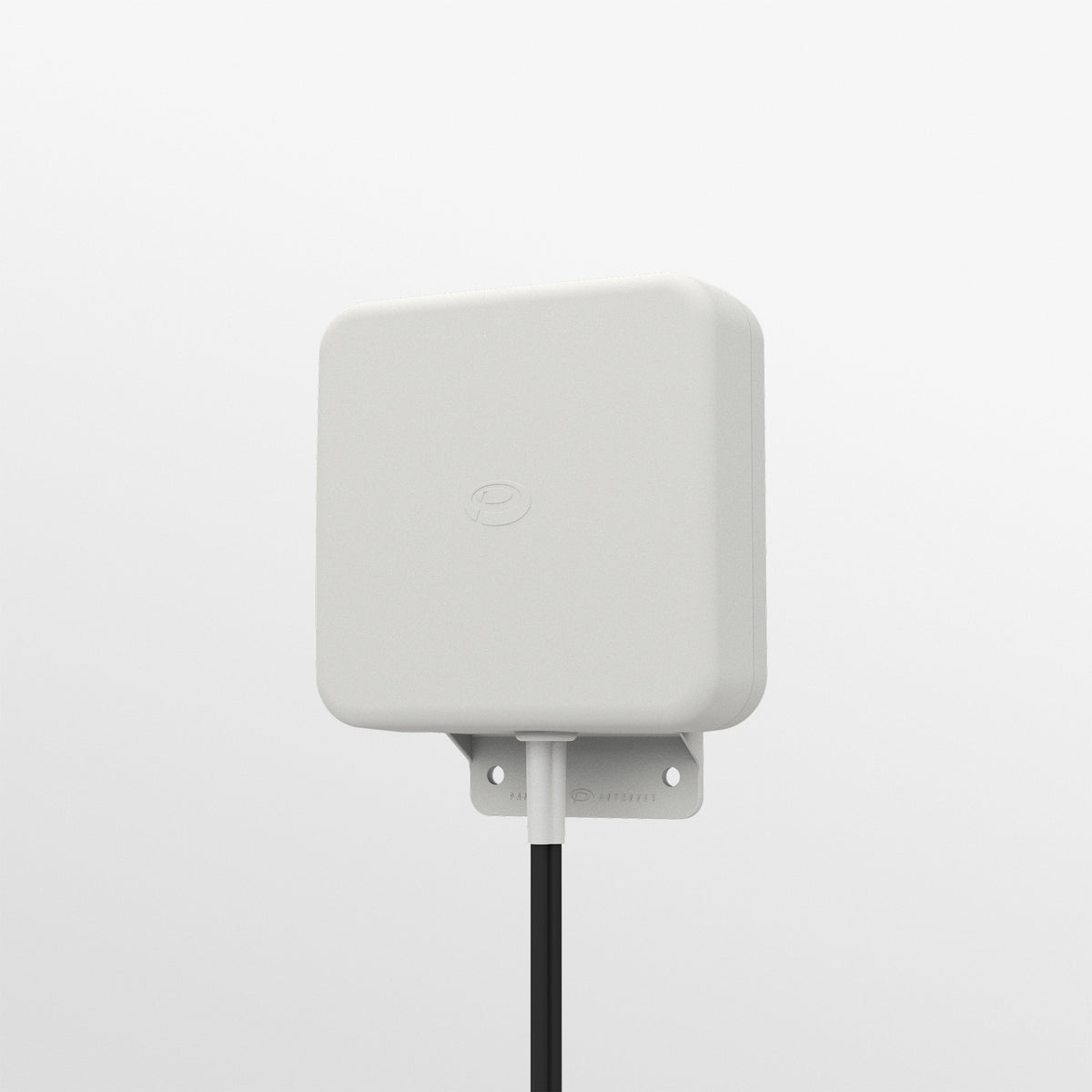 WMM4-7-49[-X] – 4×4 MiMo Wall / Mast Mount Antenna