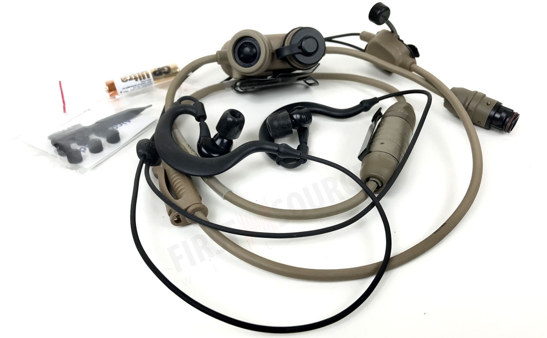 Comunicações táticas no ouvido Clarus Pro Headset, Dual Comm, para uso com 2 rádios emitidos Militares MBIT / PRC 152/117